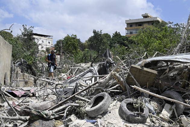 Israeli airstrike damages buildings in southern Lebanon despite ceasefire TYRE, LEBANON - AUGUST 6: A view of damage following an Israeli airstrike on the town of Burj al-Shamali, east of the city of Tyre in southern Lebanon, despite an existing ceasefire and ongoing negotiations, on August 6, 2026. Houssam Shbaro Anadolu Tyre Lebanon. Editorial use only. Please get in touch for any other usage.  Copyright: x2026xAnadoluxHoussamxShbarox