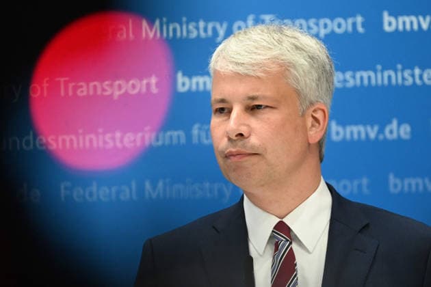 News Bilder des Tages Bundesverkehrsminister Steffen BILGER waehrend der Pressekonferenz Bundesverkehrsminister Steffen Bilger laedt zum Spitzengespraech Niedrigwasser am 06.08.2026, Bonn Deutschand, *** Federal Minister of Transportation Steffen BILGER during the press conference Federal Minister of Transportation Steffen Bilger Hosts High-Level Meeting on Low Water Levels on August 6, 2026, Bonn, Germany,