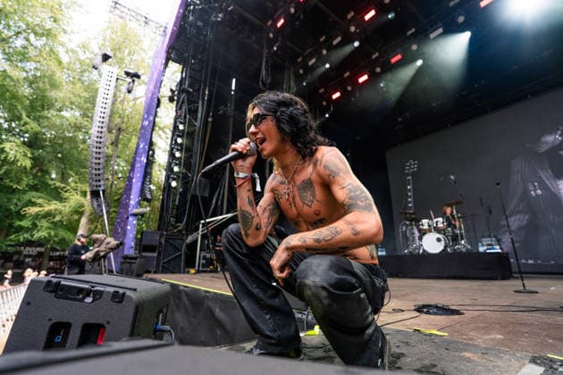 Palaye Royale live at SmukFest 2026 Skanderborg, Denmark. 06th, August 2026. The American rock band Palaye Royale performs a live concert during the Danish music festival SmukFest 2026 in Skanderborg. Here vocalist Remington Leith is seen live on stage. Denmark, Skanderborg  Copyright: xGonzalesxPhoto RolfxMeldgaardx