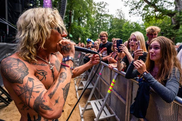 Palaye Royale live at SmukFest 2026 Skanderborg, Denmark. 06th, August 2026. The American rock band Palaye Royale performs a live concert during the Danish music festival SmukFest 2026 in Skanderborg. Here vocalist Remington Leith is among the festival goers. Denmark, Skanderborg  Copyright: xGonzalesxPhoto RolfxMeldgaardx