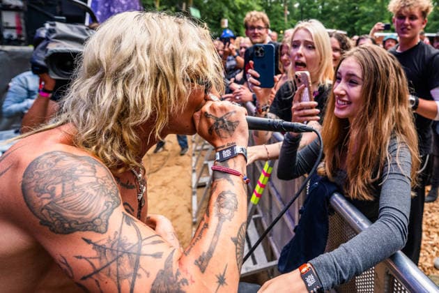 Palaye Royale live at SmukFest 2026 Skanderborg, Denmark. 06th, August 2026. The American rock band Palaye Royale performs a live concert during the Danish music festival SmukFest 2026 in Skanderborg. Here vocalist Remington Leith is among the festival goers. Denmark, Skanderborg  Copyright: xGonzalesxPhoto RolfxMeldgaardx