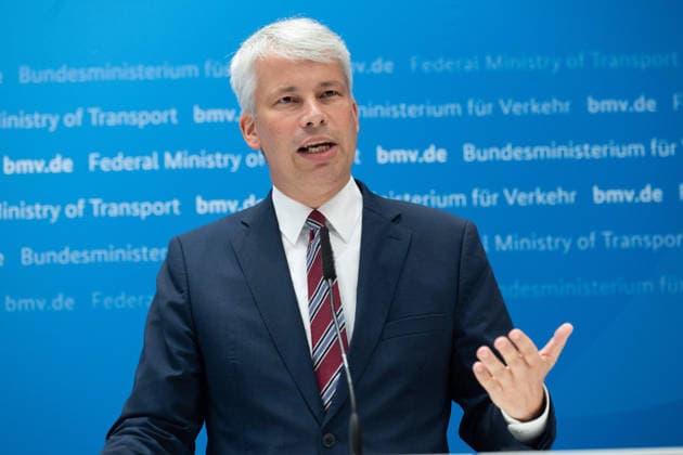 Bundesverkehrsminister Steffen BILGER waehrend der Pressekonferenz Bundesverkehrsminister Steffen Bilger laedt zum Spitzengespraech Niedrigwasser am 06.08.2026, Bonn Deutschand, *** Federal Minister of Transportation Steffen BILGER during the press conference Federal Minister of Transportation Steffen Bilger Hosts High-Level Meeting on Low Water Levels on August 6, 2026, in Bonn, Germany,