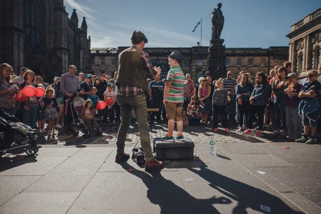Edinburgh Fringe Festival Highlights Fringe street event at the Edinburgh Fringe Festival, Edinburgh, United Kingdom, 2016., Credit:David Monteith-Hodge Edinburgh Festival Fringe Society B66 Avalon  Copyright: xDavidxMonteith-Hodgex xEdinburghxFestivalxFringexSocietyx xB66x xAvalonx 1121056252