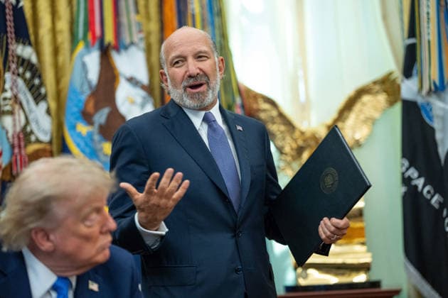 President Trump Hosts Executive Order Event in Oval Office United States Secretary of Commerce Howard Lutnick during an Executive Order signing event in the Oval Office of the White House in Washington, DC, USA, on Thursday, August 6, 2026. President Trump today signed an Executive Order aiming to curtail birth tourism and birthright citizenship despite a Supreme Court opinion earlier this summer validating the 14th ammendment. Credit: Aaron Schwartz Pool via CNP Washington District of Columbia United States  Copyright: xPool ABACAx