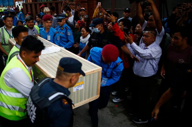 August 6, 2026, Kathmandu, Nepal: Security personnel carry the coffin containing the body of renowned Nepali mountaineer Pur Bahadur Gurung (Yukta) at Tribhuvan International Airport. Gurung, Vice President of the Nepal Mountaineering Association, Gandaki Province, was among the climbers killed in an avalanche on Broad Peak in Pakistan and was the first victim to be recovered from the avalanche site. Kathmandu Nepal - ZUMAhe B 20260806_mda_g200_164 Copyright: xSkandaxGautamx