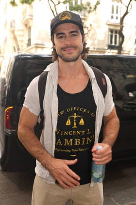 Cast of ˜White Lotus™ season 4 seen out and about enjoying the city of lights after filming Featuring: Ben Schnetzer Where: Paris, France When: 05 Aug 2026 Credit: Jasmine Aissaoui INSTARimages EDITORIAL USE ONLY. NOT FOR USE BY NEWSPAPERS BASED IN THE UK. Copyright: xJasminexAissaouix instar55901627