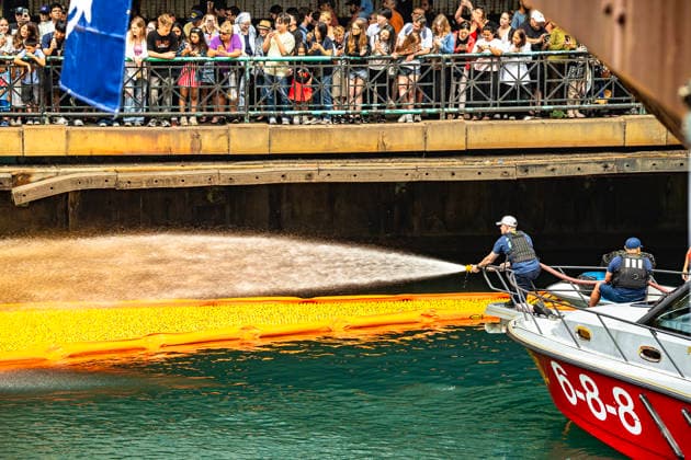 August 6, 2026, Chicago, Illinois, USA: 2026 Chicago Ducky Derby to benefit Special Olimpics. More than 90,000 rubber ducks were dumped into the Chicago River and later collected by the volunteers. Chicago USA - ZUMAk205 20260806_zmp_k205_046 Copyright: xSandraxKozintsevax