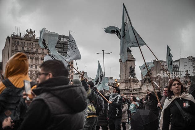 August 6, 2026, Caba, Buenos Aires, Argentina: Argentine security forces confront demonstrators outside the National Congress in Buenos Aires as the Senate debates the so-called Inviolability of Private Property bill. The protest took place amid heavy security and barriers surrounding the congressional building. Caba Argentina - ZUMAf175 20260806_zip_f175_008 Copyright: xDaniellaxFernandezxRealinx