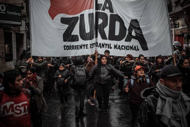 August 6, 2026, Caba, Buenos Aires, Argentina: Argentine security forces confront demonstrators outside the National Congress in Buenos Aires as the Senate debates the so-called Inviolability of Private Property bill. The protest took place amid heavy security and barriers surrounding the congressional building. Caba Argentina - ZUMAf175 20260806_zip_f175_017 Copyright: xDaniellaxFernandezxRealinx