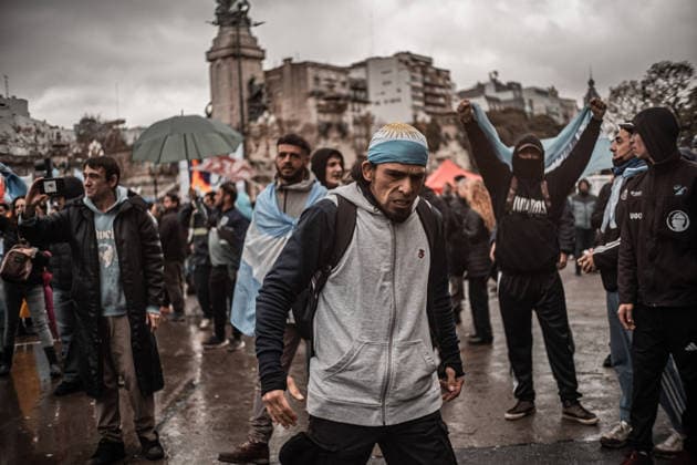 August 6, 2026, Caba, Buenos Aires, Argentina: Argentine security forces confront demonstrators outside the National Congress in Buenos Aires as the Senate debates the so-called Inviolability of Private Property bill. The protest took place amid heavy security and barriers surrounding the congressional building. Caba Argentina - ZUMAf175 20260806_zip_f175_018 Copyright: xDaniellaxFernandezxRealinx