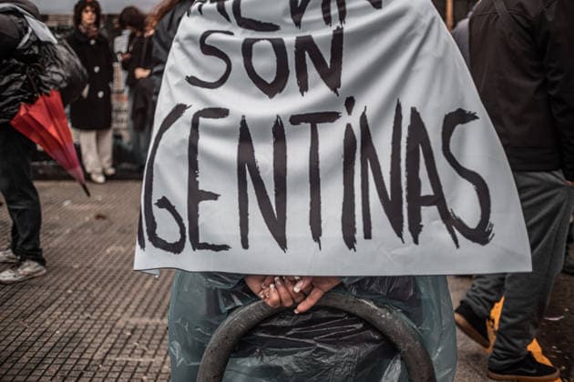 August 6, 2026, Caba, Buenos Aires, Argentina: Argentine security forces confront demonstrators outside the National Congress in Buenos Aires as the Senate debates the so-called Inviolability of Private Property bill. The protest took place amid heavy security and barriers surrounding the congressional building. Caba Argentina - ZUMAf175 20260806_zip_f175_037 Copyright: xDaniellaxFernandezxRealinx