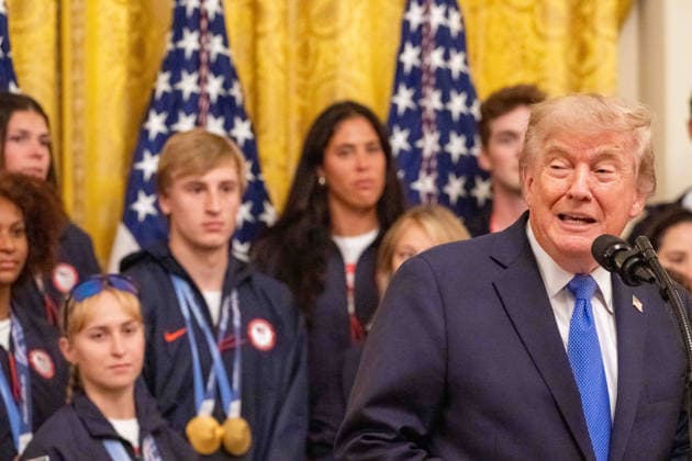 August 6, 2026, Washington, District Of Columbia, United States: President DONALD TRUMP welcomes Team USA Olympians and Paralympians to the White House following the 2026 Milano Cortina Winter Olympic and Paralympic Games. Washington United States - ZUMAk206 20260806_znp_k206_002 Copyright: xMattxKaminskyx