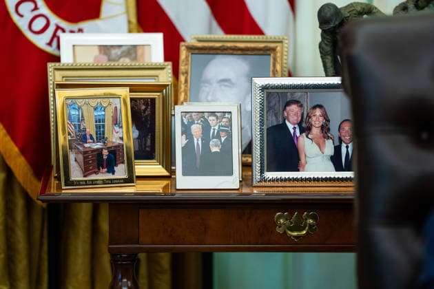 President Trump Hosts Executive Order Event in Oval Office Framed photos of President Trump and his family are visible during an Executive Order signing event in the Oval Office of the White House in Washington, DC, USA, on Thursday, August 6, 2026. President Trump today signed an Executive Order aiming to curtail birth tourism and birthright citizenship despite a Supreme Court opinion earlier this summer validating the 14th ammendment. Credit: Aaron Schwartz Pool via CNP Washington District of Columbia United States of America EDITORIAL USE ONLY Copyright: xx DSC07770 AaronxSchwartzx-xPoolxviaxCNPx cnpphotos338831