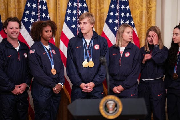 President Trump Hosts Team USA Olympians at White House Team USA Olympic athlete Jordan Stolz, center in the East Room of the White House in Washington, DC, USA, on Thursday, August 6, 2026. President Trump is hosting a ceremony for Team USA Olympians who competed in the 2026 Olympic Winter Games in Italy. Credit: Aaron Schwartz Pool via CNP Washington District of Columbia United States of America EDITORIAL USE ONLY Copyright: xx DSC08264 AaronxSchwartzx-xPoolxviaxCNPx cnpphotos338861