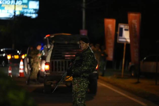 Security tightened in Cali of Colombia s presidential inauguration CALI, COLOMBIA - AUGUST 6: Soldiers stand guard at a security checkpoint at the entrance to the Valle del Cauca in Cali, Colombia on August 6, 2026. Ahead of the presidential inauguration of President-elect Abelardo de la Espriella scheduled for August 7. Colombian authorities deployed more than 11,000 police officers and soldiers across the city and surrounding access roads as part of an extensive security operation for the ceremony, which will take place at the Arena of Santiago de Cali University (USC), marking the first Colombian presidential inauguration held outside Bogota in more than a century. Juancho Torres Anadolu Cali Colombia. Editorial use only. Please get in  Copyright: x2026xAnadoluxJuanchoxTorresx