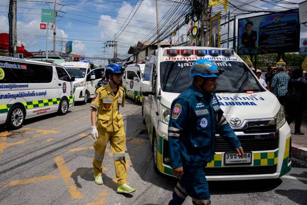 (260807) -- NONTHABURI, Aug. 7, 2026 -- Emergency vehicles are parked at the site of a school shooting in Nonthaburi Province, Thailand, on Aug. 7, 2026. A school shooting occurred Friday morning in Nonthaburi Province, Thailand, leaving at least 7 people dead and 15 injured, Thai media reported. The deceased include three teachers, three students, and the gunman, according to the province s disaster prevention and mitigation office. (SpotNews)THAILAND-NONTHABURI-SHOOTING-DEATH TOLL SunxWeitong 