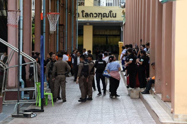2 dead, 15 injured in school shooting in Thailand’s Nonthaburi province BANGKOK, THAILAND - AUGUST 7: Police officers and emergency personnel stand in the yard of Debsirin Nonthaburi School following a school shooting in Bang Kruai district, Nonthaburi province, north of Bangkok, Thailand on August 7, 2026. Valeria Mongelli Anadolu Bangkok Thailand. Editorial use only. Please get in touch for any other usage.  Copyright: x2026xAnadoluxValeriaxMongellix