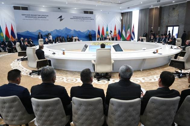 Kyrgyzstan Eurasian Intergovernmental Council 9218474 07.08.2026 Kazakh Prime Minister Olzhas Bektenov, Uzbek Prime Minister Abdulla Aripov, Russian Prime Minister Mikhail Mishustin, Kyrgyz Prime Minister - Head of the Presidential Administration Adylbek Kasymaliev, Armenian Prime Minister Nikol Pashinyan, Iranian Minister of Industry, Mine and Trade Mohammad Atabak and Cuban Ambassador to Russia Enrique Orta Gonzalez attend an expanded format meeting of the Eurasian Intergovernmental Council in Cholpon-Ata, Kyrgyzstan. Kirill Zykov Sputnik Cholpon-Ata Kyrgyzstan  Copyright: xKirillxZykovx