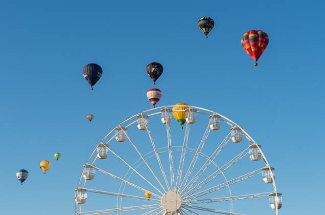 August 7, 2026, Bristol, Bristol, UK: Bristol, UK. Hot air balloons take off in a mass ascent from Ashton Court on Friday morning for the official opening of the 2026 48th Bristol International Balloon Fiesta in partnership with Albert Goodman which takes place from from Friday, August 7, to Sunday, August 9, with mass ascents and night glows celebrating the city of Bristol and its heritage links to hot air ballooning. There will be an expanded special shapes line-up featuring beloved classics, recent favourites and new additions. Bristol UK  - ZUMAl94_ 20260807_zaf_l94_014 Copyright: xSimonxChapmanx