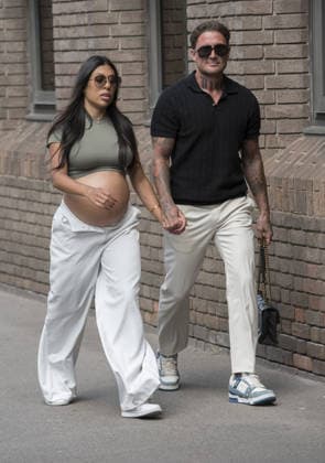 Stephen Bear 06.08.2026. Stephen Bear arrives at Chelmsford crown court with his pregnant wife, Miami.  Copyright: xAndrewxStyczynskix NINTCHDBPICT001099715011