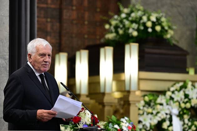 Last farewell to Czech artist Milan Knizak took place at the Strasnice Crematorium, in Prague, Czech Republic, on August 7, 2026. On the photo speaks former Czech President Vaclav Klaus. (CTKxPhoto MichalxKamaryt) CTKPhotoP2026080703394  CTKPhotoP2026080703394