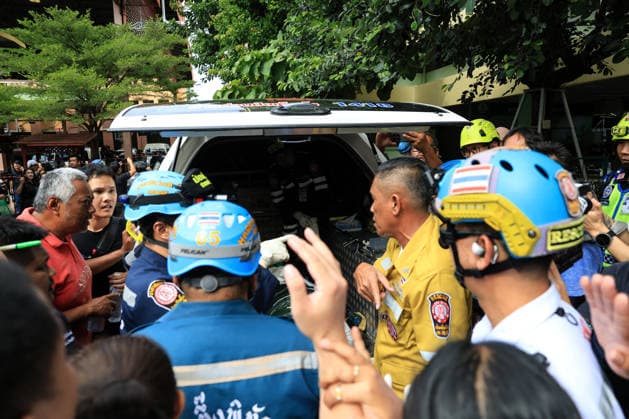 Death toll rises to 8 in Thailand school shooting BANGKOK, THAILAND - AUGUST 7: The body of one of the victims is carried from the premises of Debsirin Nonthaburi School following a shooting in Bang Kruai district, Nonthaburi province, north of Bangkok, Thailand, on August 7, 2026. The death toll from the school shooting rose to eight, Thai Prime Minister Anutin Charnvirakul said. Valeria Mongelli Anadolu Bangkok Thailand. Editorial use only. Please get in touch for any other usage.  Copyright: x2026xAnadoluxValeriaxMongellix