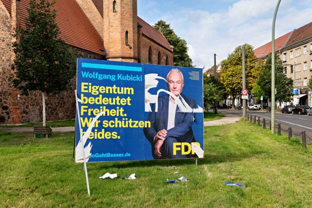 Berlin,07.08.2026,Wahlplakat der Partei FDP Wolfgang Kubicki zur Wahl zum 20.Abgeordnetenhaus von Berlin sowie zu den Bezirksverordnetenversammlungen am 20.09.2026. *** Berlin, August 7, 2026; Election poster for the FDP party and Wolfgang Kubicki for the election to the 20th Berlin House of Representatives and the district councils on September 20, 2026