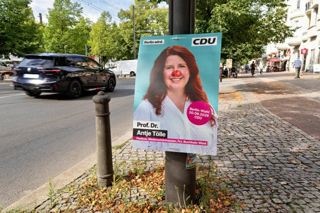 Berlin,07.08.2026,Wahlplakat der Partei CDU Professor Dr. Antje Tölle Wahl zum 20.Abgeordnetenhaus von Berlin sowie zu den Bezirksverordnetenversammlungen am 20.09.2026. *** Berlin, August 7, 2026; CDU election poster featuring Professor Dr. Antje Tölle for the election to the 20th Berlin House of Representatives and the district councils on September 20, 2026