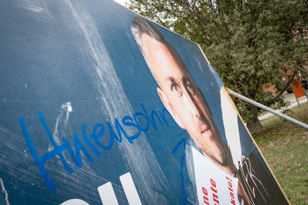 Beschädigtes Wahlplakat der AfD mit Spitzenkandidat Ulrich Siegmund;Wahlplakat zur Landtagswahl 2026 in Magdeburg, Sachsen-Anhalt, Magdeburg Sachsen-Anhalt Deutschland Magdeburg Innenstadt *** Damaged AfD campaign poster featuring lead candidate Ulrich Siegmund; campaign poster for the 2026 state election in Magdeburg, Saxony-Anhalt, Magdeburg, Saxony-Anhalt, Germany; downtown Magdeburg
