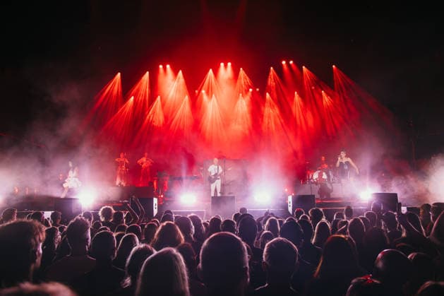 06.08.2026, Tartu. Moby performed a live show at the Tartu Song Festival Grounds, celebrating the 25th anniversary of his iconic album Play. Photo: Dmitri Kotjuh Järva Teataja Tartu Tartumaa Estonia 2DK06AUG26F115  Copyright: xDmitrixKotjuhx Moby