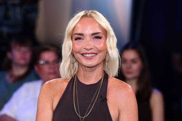 Janin Ullmann zu Gast bei der NDR Talk Show am 7.08.2026 in Hamburg Janin Ullmann during the NDR Talk Show at NDR Studios on August 7, 2026 in Hamburg, Germany NDR Talk Show am 7.08.2026 in Hamburg *** Janin Ullmann as a guest on the NDR Talk Show on August 7, 2026, in Hamburg Janin Ullmann during the NDR Talk Show at the NDR Studios on August 7, 2026, in Hamburg, Germany NDR Talk Show on August 7, 2026, in Hamburg 