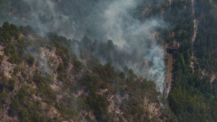 Wildfire in Konjic, Bosnia and Herzegovina KONJIC, BOSNIA AND HERZEGOVINA - AUGUST 07: Smoke rises from the forest area where wildfire broke out, in Konjic, Bosnia and Herzegovina on August 07, 2026. Elman Omic Anadolu Konjic Bosnia and Herzegovina. Editorial use only. Please get in touch for any other usage.  Copyright: x2026xAnadoluxElmanxOmicx