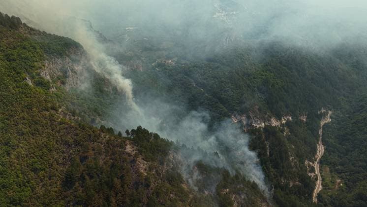 Wildfire in Konjic, Bosnia and Herzegovina KONJIC, BOSNIA AND HERZEGOVINA - AUGUST 07: Smoke rises from the forest area where wildfire broke out, in Konjic, Bosnia and Herzegovina on August 07, 2026. Elman Omic Anadolu Konjic Bosnia and Herzegovina. Editorial use only. Please get in touch for any other usage.  Copyright: x2026xAnadoluxElmanxOmicx