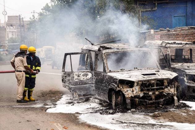 A 26-year-old man dies in a road accident in Patna Patna, Aug 07 (ANI): Firefighters try to douse the fire of a vehicle after being set on fire by angry people following the protest against the death of a 26-year-old man in a road accident, in Patna on Friday. Patna Bihar India Copyright: xANIx ANI_20260807131