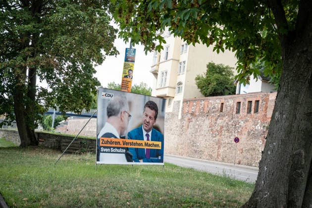 Wahlplakat der CDU mit Sven Schulze, CDU-Spitzenkandidat und amtierender Ministerpräsident des Landes Sachsen-Anhalt;Wahlplakat zur Landtagswahl 2026 in Magdeburg, Sachsen-Anhalt, Magdeburg Sachsen-Anhalt Deutschland Magdeburg Innenstadt *** CDU campaign poster featuring Sven Schulze, the CDU s lead candidate and incumbent Minister President of Saxony-Anhalt. Campaign poster for the 2026 state election in Magdeburg, Saxony-Anhalt, Magdeburg, Saxony-Anhalt, Germany; Magdeburg city center