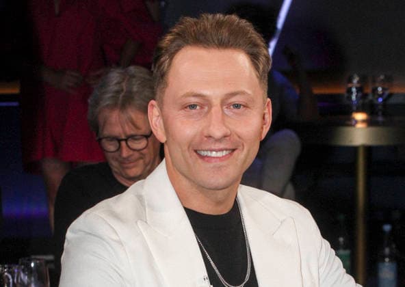 ABB TALKSHOW- Jodok Cello Musiker Cross-Over-Kuenstler Cellist zu Gast in der NDR Talkshow aus dem NDR 3 Studio am Freitag 07.08.2027 in Hamburg Aufzeichnung vom 26.06.2026 Hamburg Deutschland *** ABB TALK SHOW: Jodok, cellist and crossover artist, appears as a guest on the NDR talk show from the NDR 3 studio on Friday, August 7, 2027, in Hamburg. Recorded on June 26, 2026, in Hamburg, Germany.