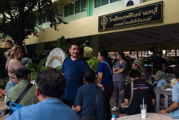 August 7, 2026, Nonthaburi, Thailand: Relatives of the victims who were killed in the school mass shooting gathered at the scene..At least 7 people, including the gunman, died in a school mass shooting. A 14-year-old student started by killing his grandparents at their home, then opened fire at the school before killing himself. Nonthaburi Thailand - ZUMAs197 20260807_aaa_s197_016 Copyright: xPeeraponxBoonyakiatx