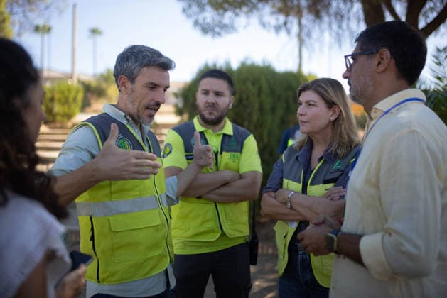 The number of ground personnel fighting the fire in Niebla has increased to 150, with 18 aerial resources. The Andalusian Government’s provincial delegate for Huelva, Berta Centeno 2d, visits the Forward Command Post for the wildfire that broke out in the Huelva town of Niebla. August 7, 2028, in Niebla, Huelva, Andalusia, Spain: Andalusia’s Forest Fire Emergency Plan (Plan Infoca) has increased the number of ground personnel from 80 to 150 this Friday to contain the forest fire that broke out on Thursday afternoon in the Raboconejo area of Niebla, Huelva, which remains in the emergency phase, Operational Level 1, and which has forced the preventive evacuation of 23 residents from the hamlets of Raboconejo and Caballón. Likewise, 18 aerial  Copyright: xClaraxCarrascox 7705152