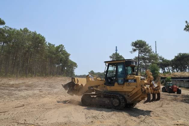 Saumos Fires, Gironde, Quentin Salinier, MAXPPP, July 29, 2026, Saumos Fires, Lège-Cap-Ferret: The firebreak at the tip—known as the Bartherotte firebreak—was constructed despite prohibitions against creating it in France, July 29, 2026 Saumos Fires Lège Cap Ferret The firebreak at the tip—known as the Bartherotte firebreak—was constructed by cutting down trees despite prohibitions against creating it Controversy  Copyright: xMAXPPPxQuentinxSalinierx 031A0085 QSA2026080796