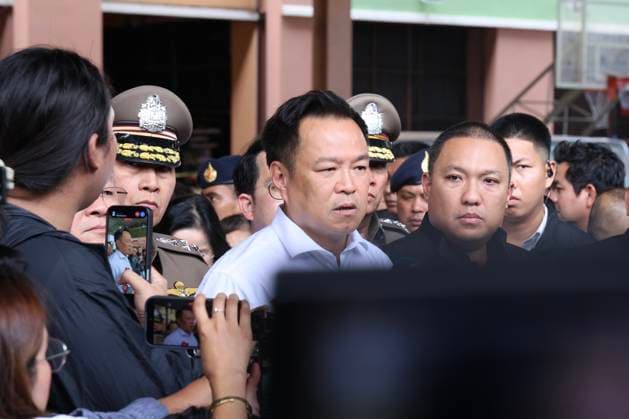 (260807) -- NONTHABURI , Aug. 7, 2026 -- Thai Prime Minister Anutin Charnvirakul (C) holds a press briefing at Debsirin Nonthaburi School in Nonthaburi province, Thailand, Aug. 7, 2026. Thai Prime Minister Anutin Charnvirakul said on Friday afternoon that eight people were confirmed dead, including the gunman and his grandparents, and over 30 people were injured, with nine in critical condition, as a gunman opened fire at a school and home in Nonthaburi province earlier the day. Local police were notified around 10 a.m. local time after a gunman opened fire at Debsirin Nonthaburi School in the Bang Kruai district of Nonthaburi province on the northwestern outskirts of Bangkok. Anutin also said such an incident must not be allowed to happen 