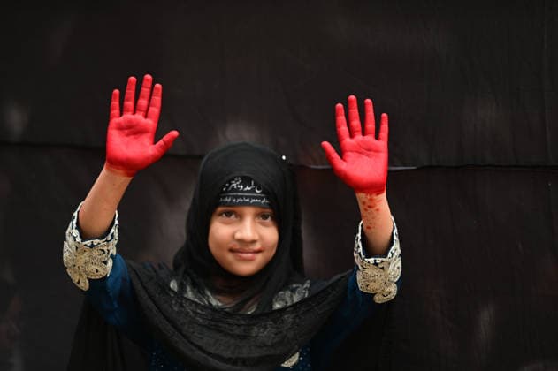 News Bilder des Tages August 7, 2026, Prayagraj, Uttar Pradesh, India: Prayagraj: Muslims take part in 72 Taboot procession following Muharram month, in Prayagraj on Friday, August 7, 2026. Prayagraj India  - ZUMAv115 20260807_zap_v115_017 Copyright: xPrabhatxKumarxVermax