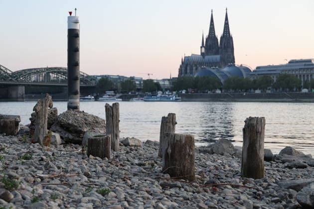 News Bilder des Tages RECORD DATE NOT STATED Koeln GER, Natur, Klima, Sommer, Trockenheit, Rhein, Niedrigwasser, Koeln, Nordrhein-Westfalen, Deutschland, 06.08.2026 Der Pegelstand des Rheins in Koeln ist bedenklich niedrig und laesst die Schifffahrt nur eingeschraenkt zu GER, Natur, Klima, Sommer, Trockenheit, Rhein, Niedrigwasser, Koeln, Nordrhein-Westfalen, Deutschland, 06.08.2026 *** Cologne, Germany, Nature, Climate, Summer, Drought, Rhine, Low Water Levels, Cologne, North Rhine-Westphalia, Germany, August 6, 2026 The water level of the Rhine in Cologne is alarmingly low, allowing only limited navigation GER, Nature, Climate, Summer, Drought, Rhine, Low Water, Cologne, North Rhine-Westphalia, Germany, August 6, 2026 Copyright: xEibner-Pressefoto JuergenxAugstx EP_JAT