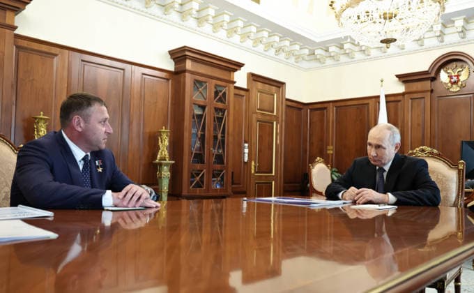 August 7, 2026, Moscow, Moscow Oblast, Russia: Russian President Vladimir Putin, listens to Acting governor of Belgorod region Alexander Shuvaev, left, deliver his report during a working meeting at the Kremlin, August 5, 2026 in Moscow, Russia. Moscow Russia - ZUMAp138 20260807_zaa_p138_008 Copyright: xAlexanderxKazakov RussianxGovernx