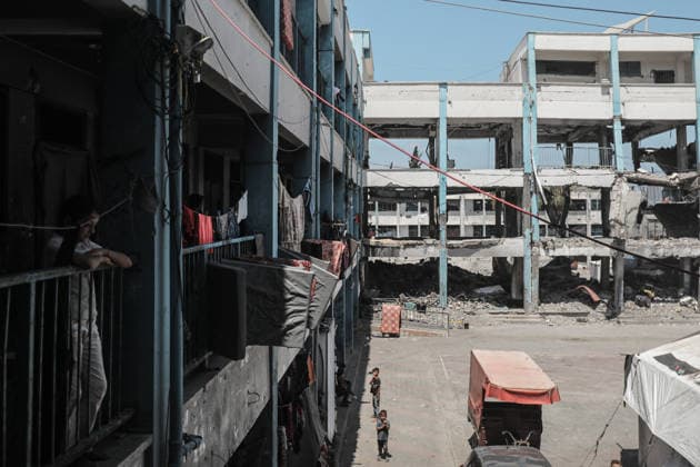 Displaced Palestinians Endure Summer Heat at UNRWA Shelters Displaced Palestinians stay at UNRWA shelters in the Nuseirat refugee camp, central Gaza Strip, on August 7, 2026, amid high temperatures and a lack of adequate ventilation, electricity and water. The shortages add to difficult humanitarian conditions for thousands of displaced people living in the shelters. Photo by Moiz Salhi apaimages Nusairat Gaza Strip Palestinian Territory 070826_Nusairat_MS_00(11) Copyright: xapaimagesxMoizxSalhixx xapaimagesx