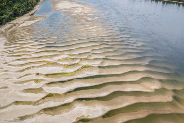 260807_PXL_Danube sandbanks Aerial view of the sandbanks on the Danube, visible after a long drought, in Ilok, Croatia, on August 08. 2026.  DavidxJerkovic PIXSELL