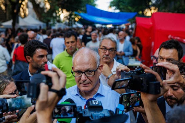 August 7, 2026, Rome, Roma, Italy: Mayor of Rome Roberto Gualtieri participates in the public meeting of Spin Time, Rome, 07 08 26 Rome Italy  - ZUMAa289 20260807_zia_a289_025 Copyright: xFrancescoxFotiax xAgfx