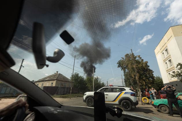 Aftermath of Russian air strike on Sloviansk SLOVIANSK, UKRAINE - AUGUST 07: A column of smoke rises following a Russian airstrike in Sloviansk, Ukraine, on August 07, 2026. Francisco Richart Anadolu Sloviansk Ukraine. Editorial use only. Please get in touch for any other usage.  Copyright: x2026xAnadoluxFranciscoxRichartx