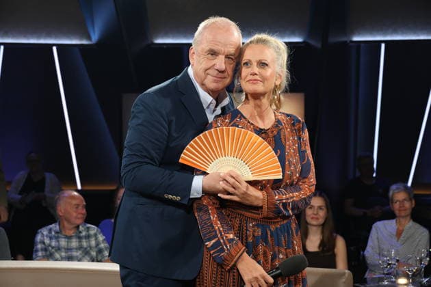 Hubertus Meyer-Burckhardt und Barbara Schöneberger moderieren die NDR Talk Show am 7.8.2026 im 3. Programm des NDR Fernsehen, Fototermin vor der Aufzeichnung am 26.6.2026 im Fernsehstudio Hamburg Lokstedt *** Hubertus Meyer Burckhardt and Barbara Schöneberger will host the NDR Talk Show on August 7, 2026, on NDR Television’s Channel 3; a photo op will take place before the taping on June 26, 2026, at the Hamburg Lokstedt television studio.