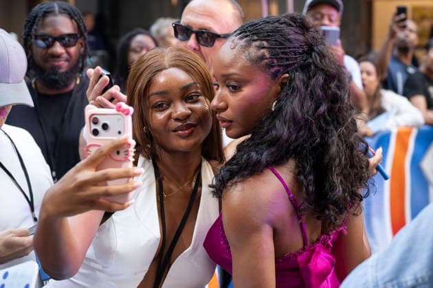 August 7, 2026, New York, New York, USA: AYRA STARR greets fans while performing at the Today Show Citi Concert Series on NBC at Rockefeller Plaza in New York. 7 August 2026 New York USA  - ZUMAa265 20260807_zep_a265_020 Copyright: xEricxAcquayex
