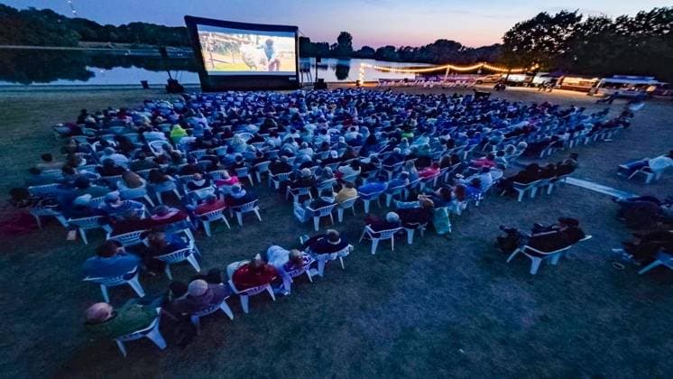 Sommerkino Auesee ** NUR FÜR REDAKTIONELLE ZWECKE ** EDITORIAL USE ONLY **<p>Das Sommerkino findet am Freitag, den 07.08.2026 auf einer mobilen Leinwand am Auesee in Wesel statt. Deutschland NRW Wesel Copyright: ErwinxPottgiesser *** Auesee Summer Movie Theater ** FOR EDITORIAL USE ONLY ** EDITORIAL USE ONLY ** p The Summer Cinema will take place on Friday, August 7, 2026, on a mobile screen at Auesee in Wesel, Germany (North Rhine-Westphalia, Wesel). Copyright ErwinxPottgiesser Copyright: ErwinxPottgiesser doc87272l0o1g544lnbwb5 ,EDITORIAL USE ONLY